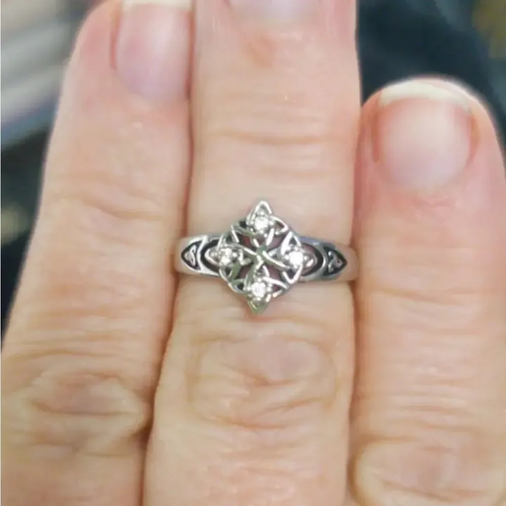 Women's Zirconia Sterling Silver Celtic Knot Ring Sz 8